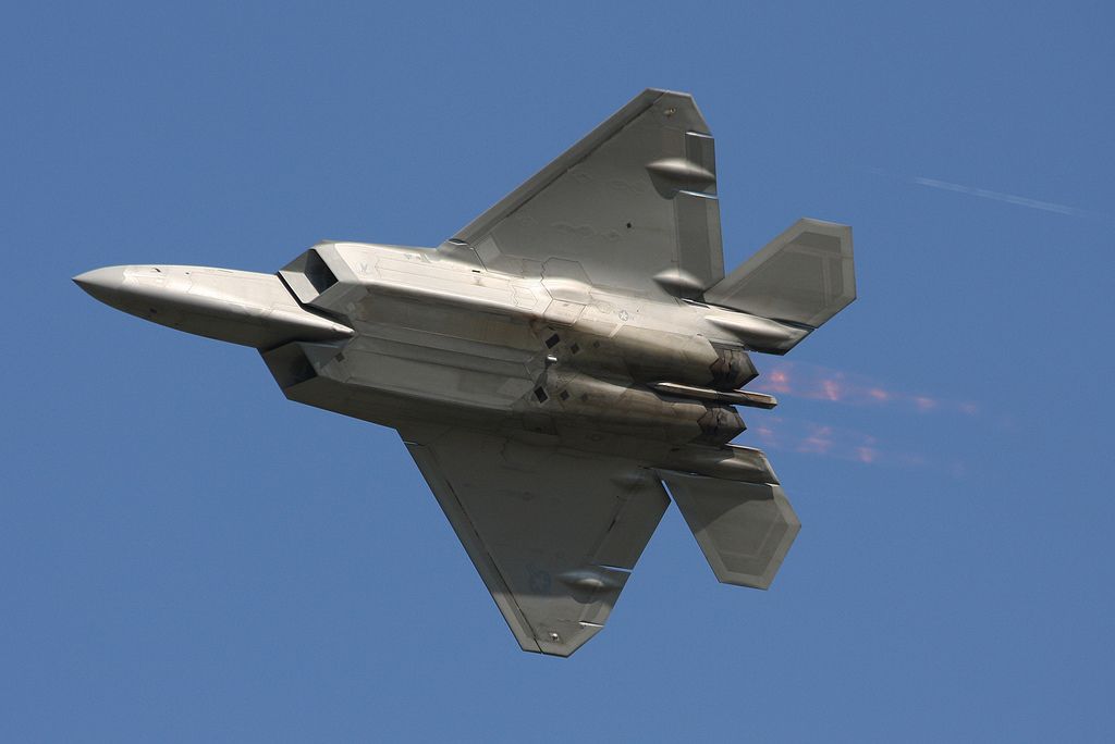5 Insane Fighter Jet Maneuvers That Defy Physics